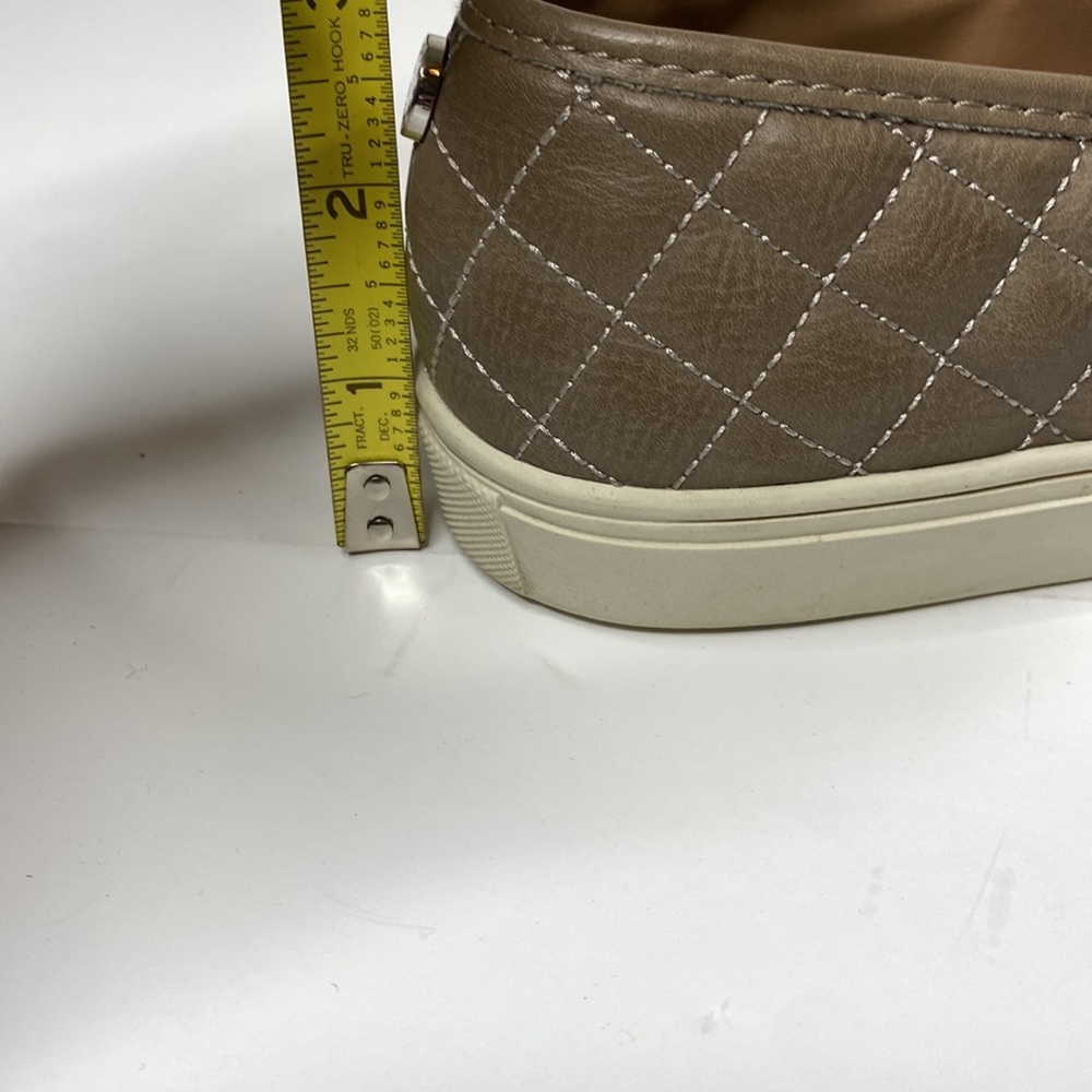 STEVE MADDEN Ecentreq Quilted Slip-on Comfort Shoe Tan size 9-1/2 - Picture 9 of 9